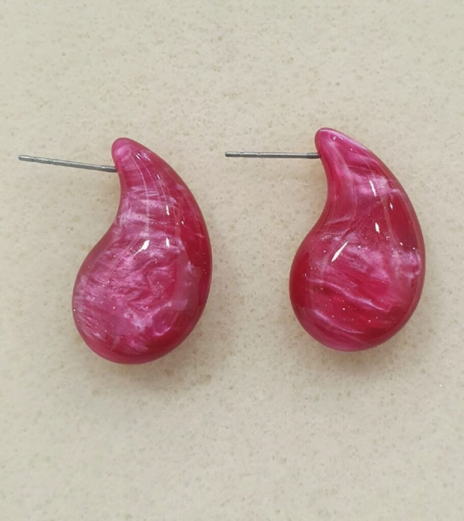Pendientes de gota en resina (0101000006)