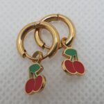 Pendientes de acero con baño de oro y esmalte, cerezas (0101000034)