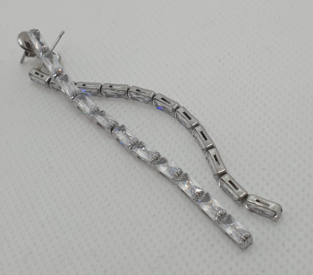 Pendientes de acero y cristales, largo 8 cms (0101000054)