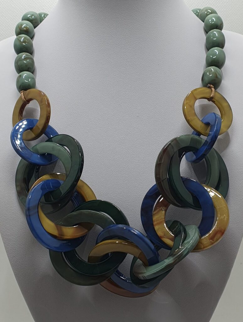 Collar de resina, 59 cms de largo (0201000008)