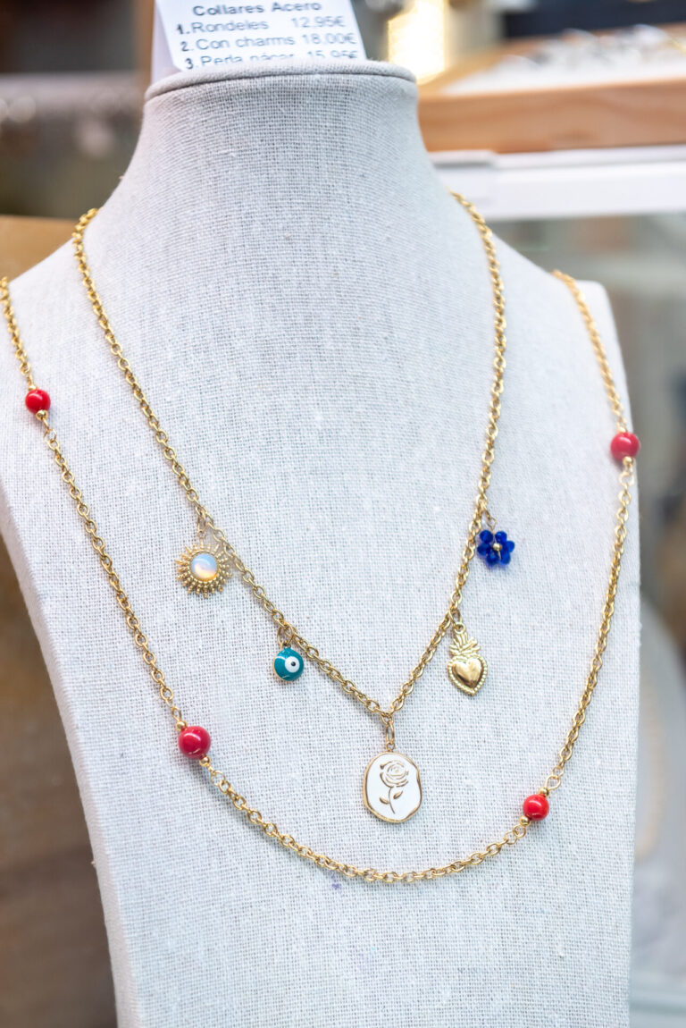 Collares