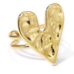 Anillo de acero con baño de oro, forma de corazón. (05010011)